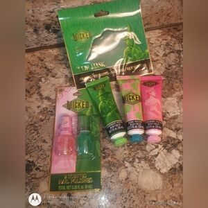 Wicked themed makeup bundle. A wicked inspired makeup perfect for everyday